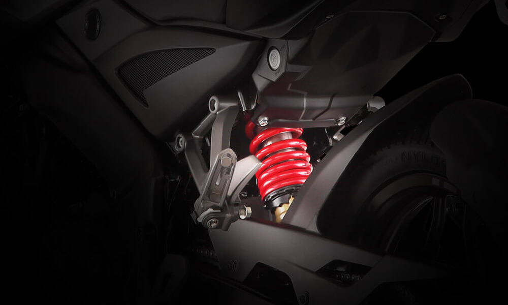 Black and Red Color Bajaj Pulsar NS 160cc FI ABS Motorcycle Mono Suspension System