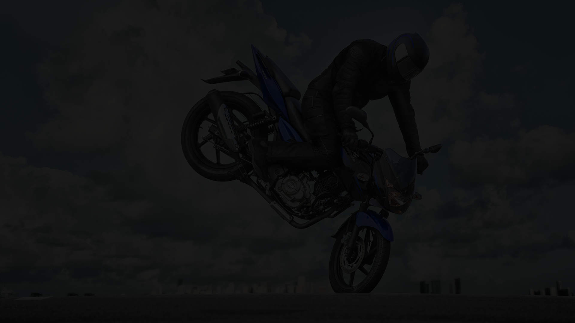 Pulsar-180-Black-Stoppie-Shot-Image-2-black-1920x1080