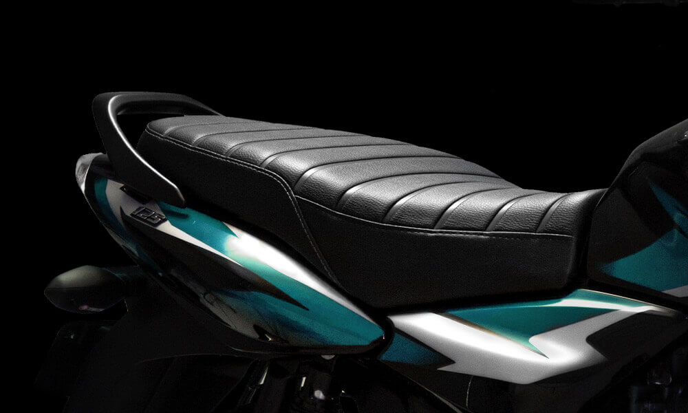 Discover-125-quilt-seat Discover-125-quilt-seat