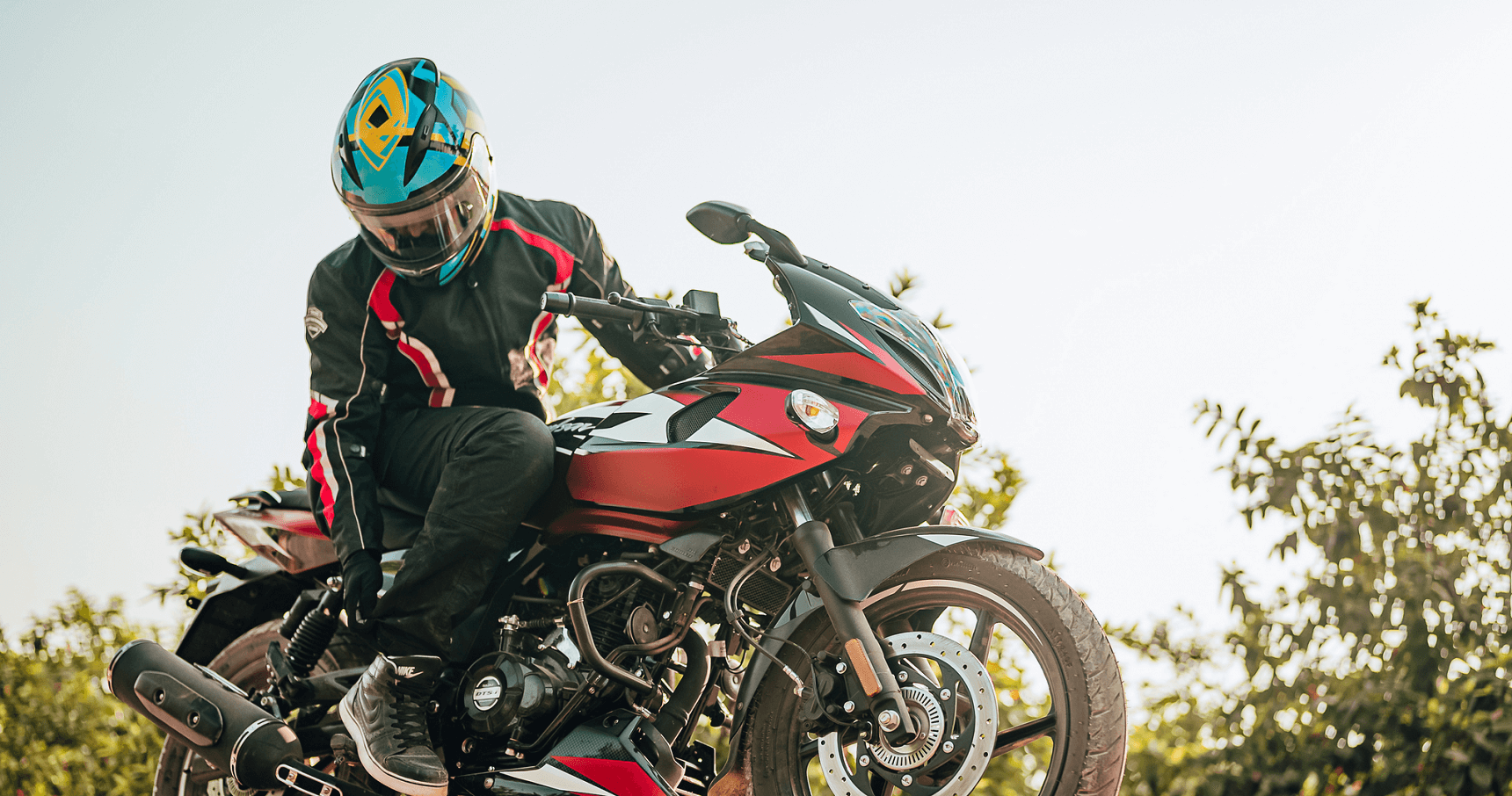 Pulsar 220F ABS Shoot